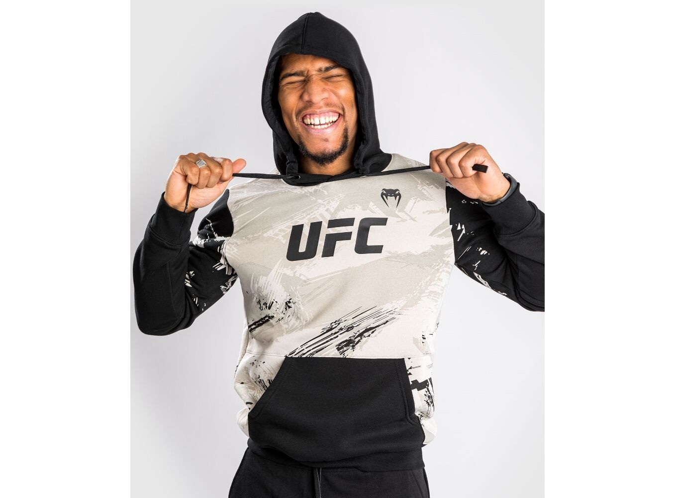 White best sale ufc hoodie